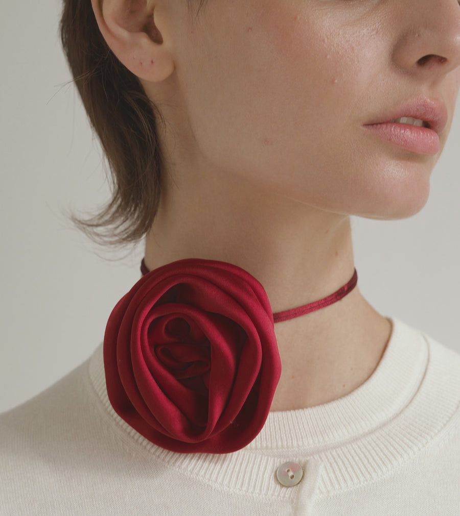 Rouge Rose broche